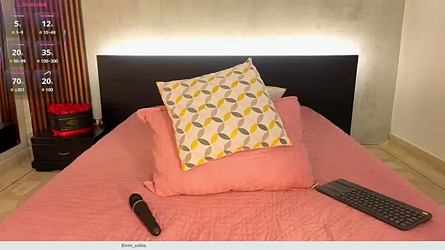 emmi collinss online show from July 22, 7:48 pm
