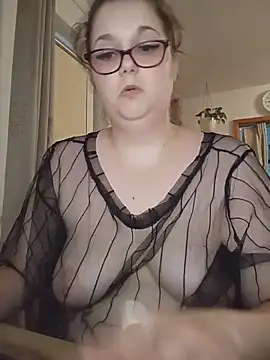 LioEstxh online show from June 25, 7:04 pm