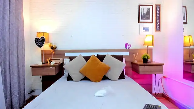 JenniferAuriston online show from April 14, 7:47 pm