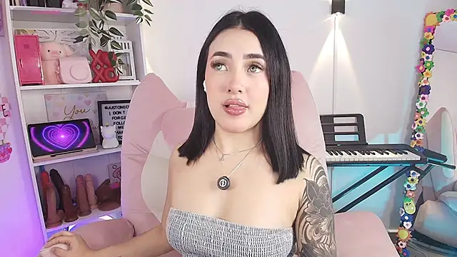 justonecute online show from April 18, 3:42 am