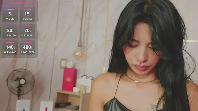 Miss Charlottet online show from March 22, 9:10 pm