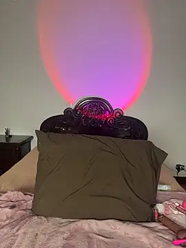 sexylittlefriend online show from March 25, 2:06 am