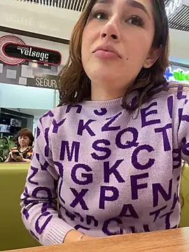 Isa Villamarin online show from October 22, 4:45 pm