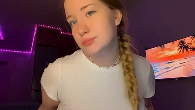 PandaFluff online show from April 12, 6:11 pm