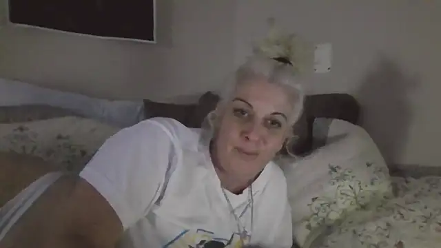 StacysMomXOXO online show from January 9, 5:45 am