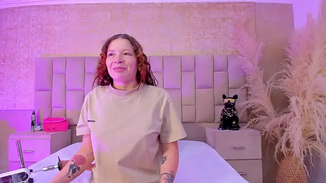 AphroditeSweet online show from December 19, 9:29 pm