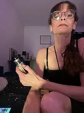 Chris06d22xh online show from April 8, 8:00 pm