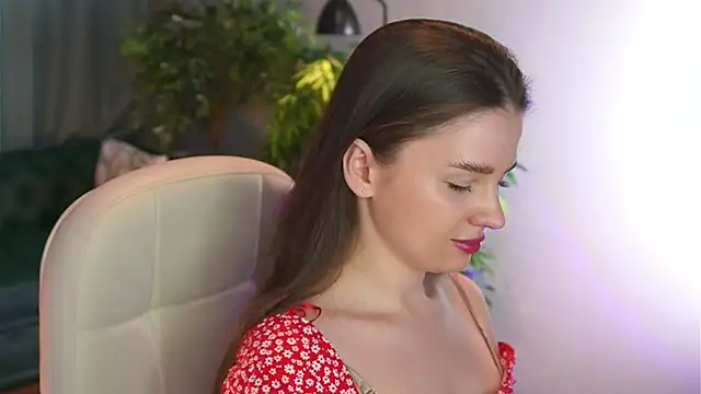 Olivia Farrell online show from April 29, 1:03 pm