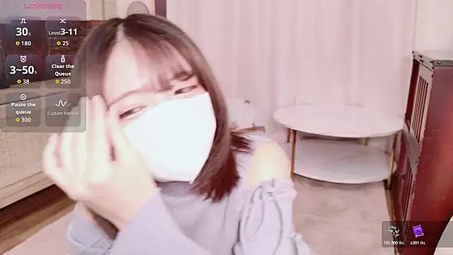 Azusa DoMybest online show from March 18, 6:40 am