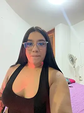 Aliciawhitee online show from November 21, 3:08 am