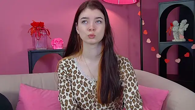 MelissaMays online show from April 1, 6:16 pm