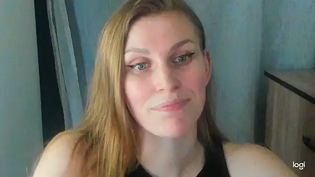 JuliaMuuun online show from June 11, 9:00 pm