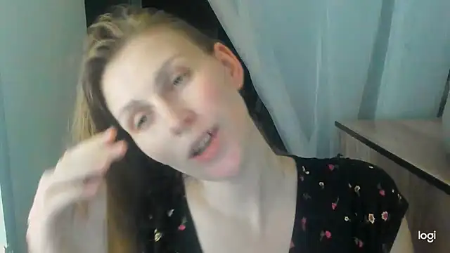 JuliaMuuun online show from June 15, 9:59 pm