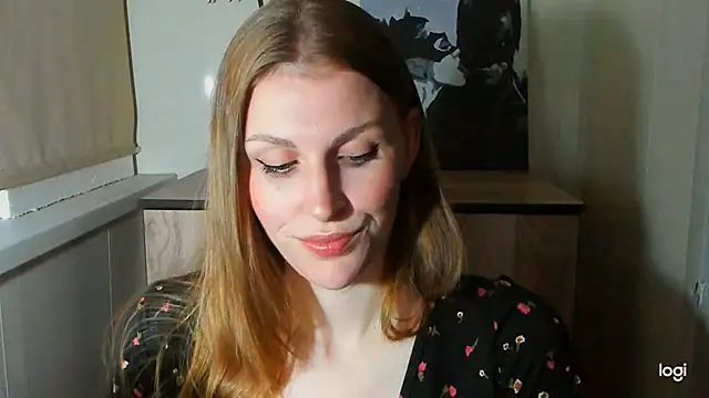 JuliaMuuun online show from August 7, 9:00 pm