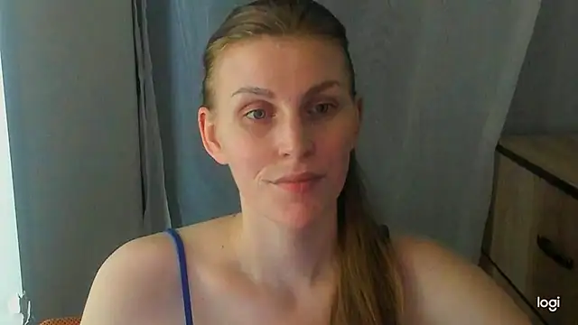 JuliaMuuun online show from June 14, 8:20 pm
