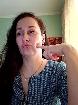 Amandda  online show from February 8, 9:24 am