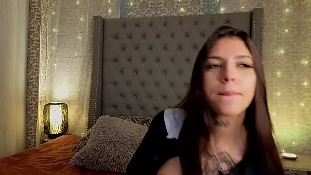 Abby roussee online show from December 1, 9:28 pm