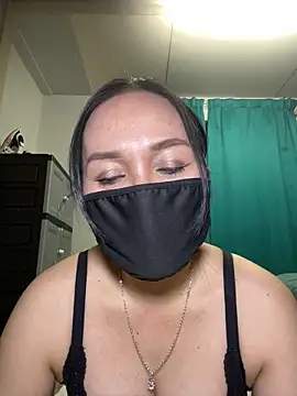 melyiaaa online show from April 3, 2:04 pm