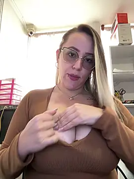 CurvyLust x online show from February 20, 3:02 pm