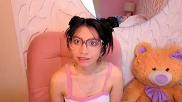 VioletxBloom online show from April 10, 1:28 pm