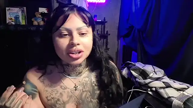 chicanachic13 online show from March 14, 10:22 pm