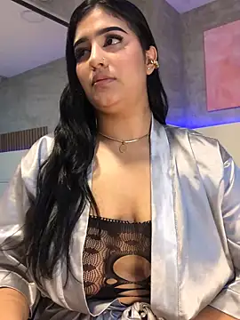 Miia Parker online show from February 6, 2:20 pm