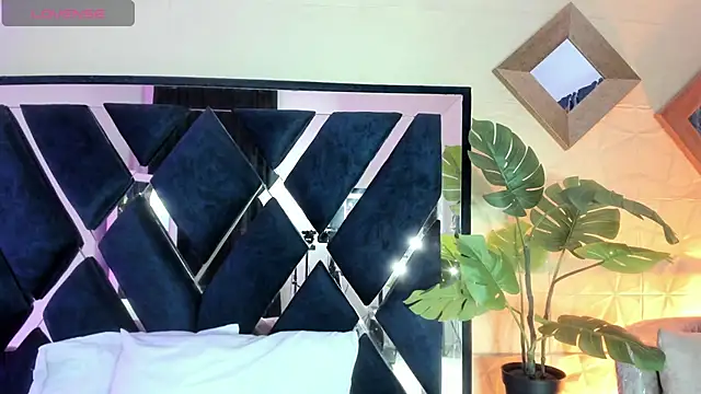 Valery Brand online show from April 14, 12:05 pm