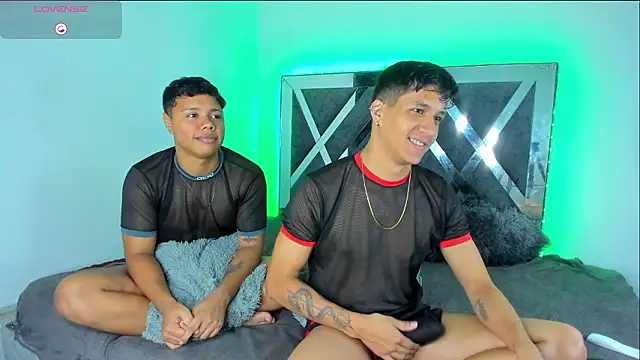 Robertmiller21 online show from March 15, 12:01 am