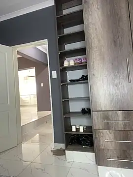 Ebony Warlock  online show from December 4, 11:56 am