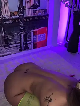 AubrieleRouj1 online show from March 9, 9:51 pm