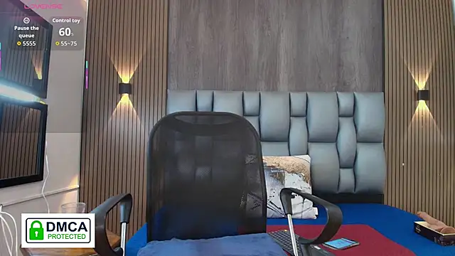 lia harper  online show from April 8, 5:48 pm