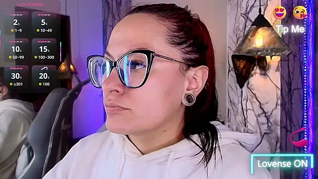 Zami Escobar of online show from March 25, 8:12 pm