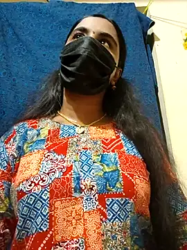 mini-queen online show from April 19, 3:45 pm