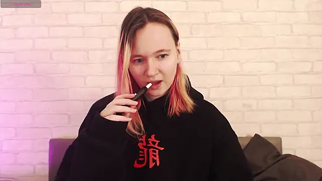 Ericha Stone online show from March 15, 1:51 am