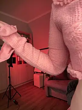 YourLittleDevil online show from February 7, 5:22 am