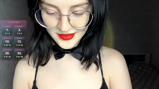 FakeLamb online show from April 4, 9:46 pm