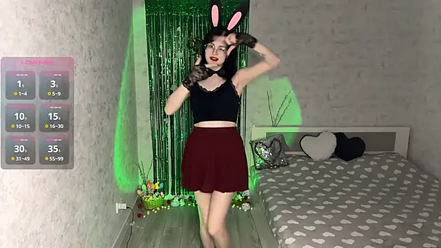 FakeLamb online show from April 2, 9:34 pm