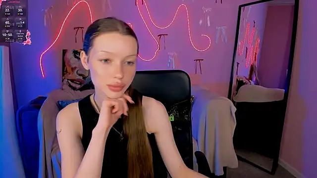 khloebeauty online show from March 26, 8:21 pm