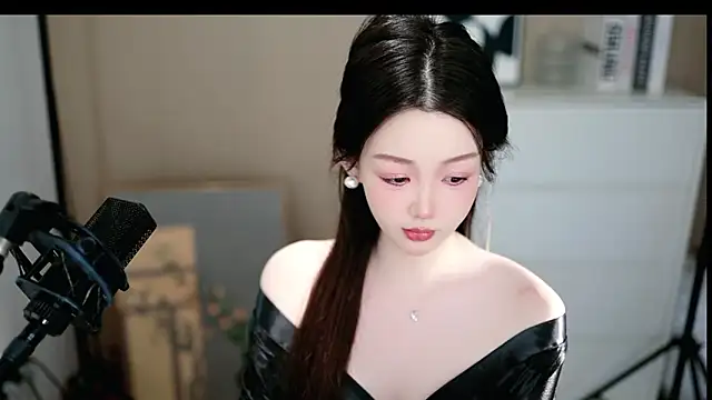 abbyli12 online show from January 31, 7:45 pm