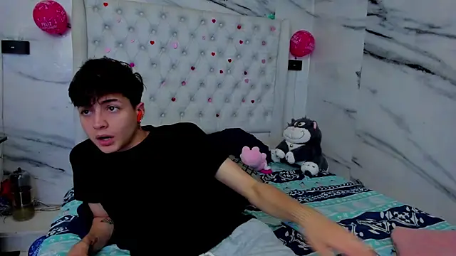 Ari and Storm online show from April 2, 2:14 pm