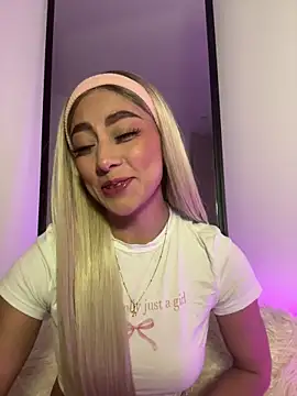 Tessa  Winslow online show from March 17, 4:49 am