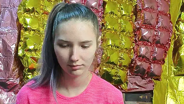  kikiclark   online show from April 11, 8:12 pm