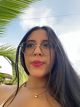 Juanita-Diaz online show from February 7, 8:45 pm