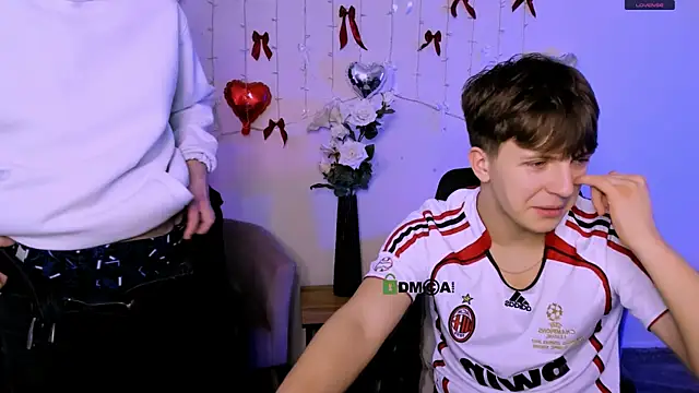 travis wolf  online show from March 13, 10:05 am