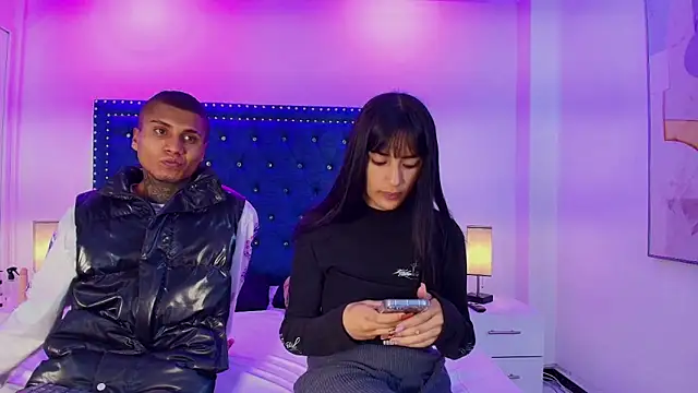 Damian and roxanne online show from April 7, 12:40 pm