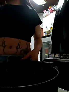 Zulema R1 online show from April 10, 11:00 pm