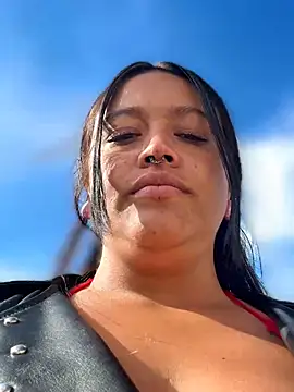 -Mia1 online show from March 19, 1:26 pm