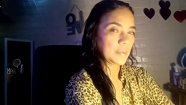 MiiaVelasquez online show from April 22, 5:04 am