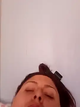 tudiablitalitabellaaa online show from March 15, 6:21 pm