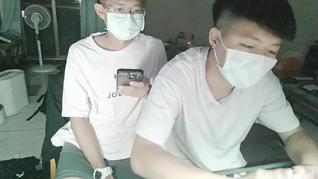 zhu000000 online show from April 10, 2:34 pm